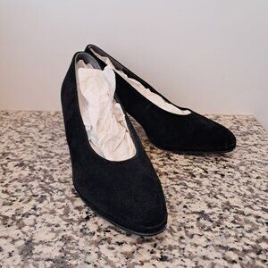 "Jacqueline" Genuine Black Suede Platform Heels 8M, like new